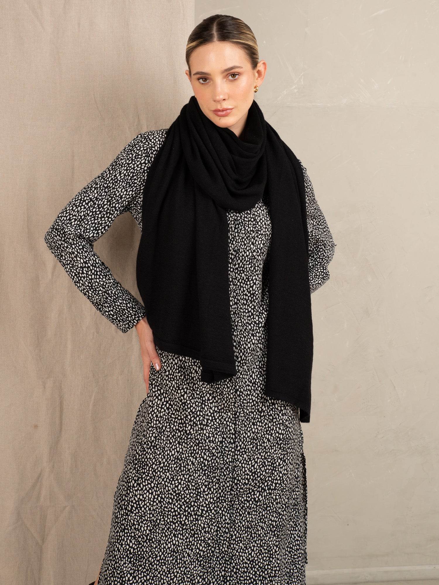 TRAVEL WRAP - BLACK - INKA FABRIC, Alpaca & Pima Cotton