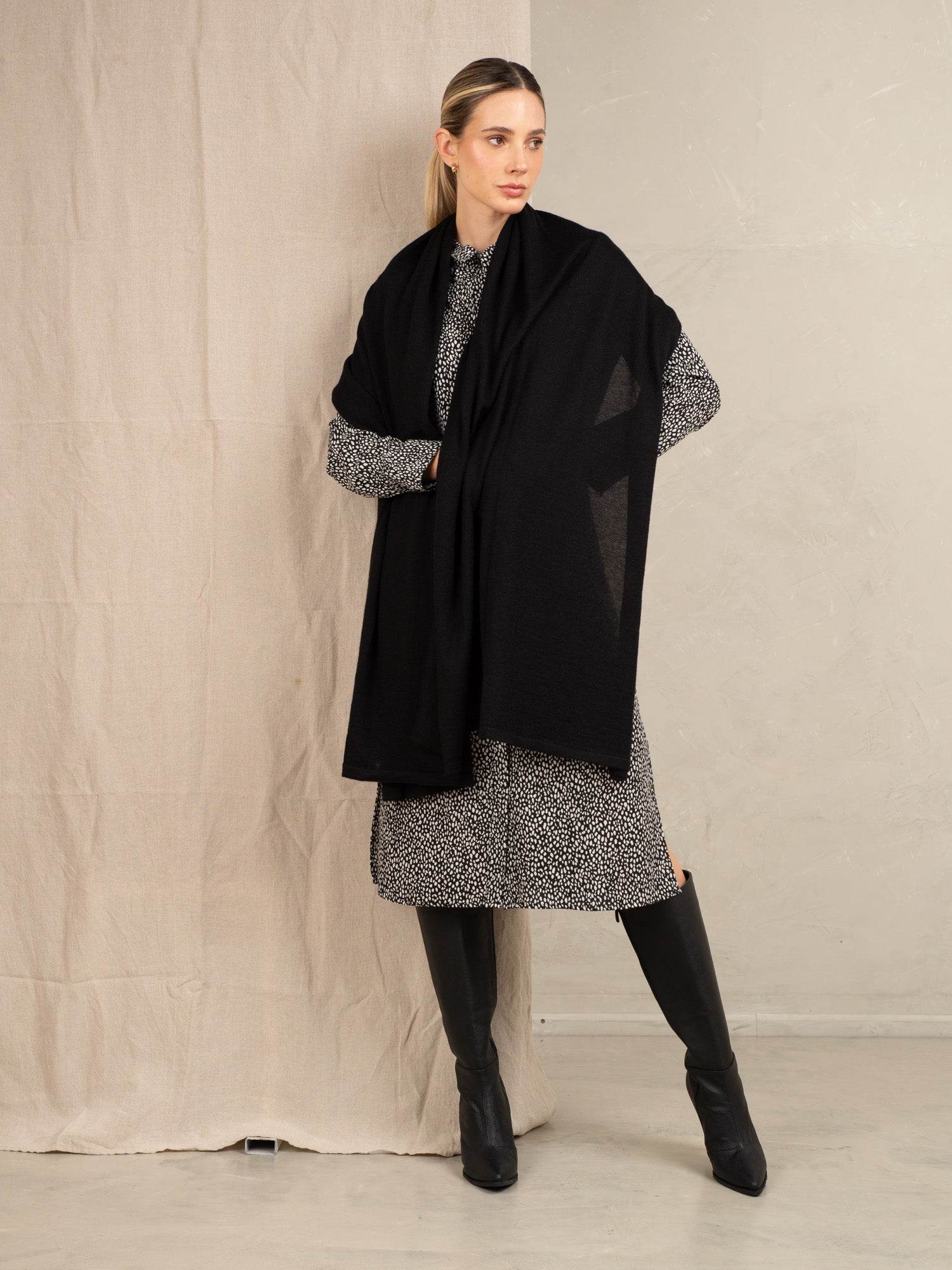 TRAVEL WRAP - BLACK - INKA FABRIC, Alpaca & Pima Cotton