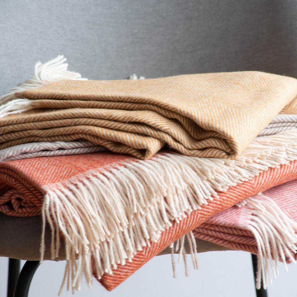 PREMIUM BABY ALPACA WOOL BLANKET - STRAWBERRY - INKA FABRIC, Alpaca & Pima Cotton