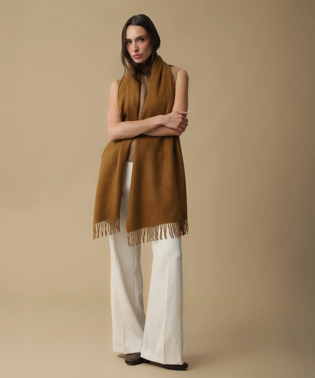 The Oversized Baby Alpaca Scarf - Shawl in Caramel